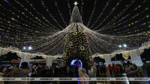 Огненная сага, елки и шашлык. Рождественская ярмарка &quot;Калядны кірмаш&quot; стартовала в Минске