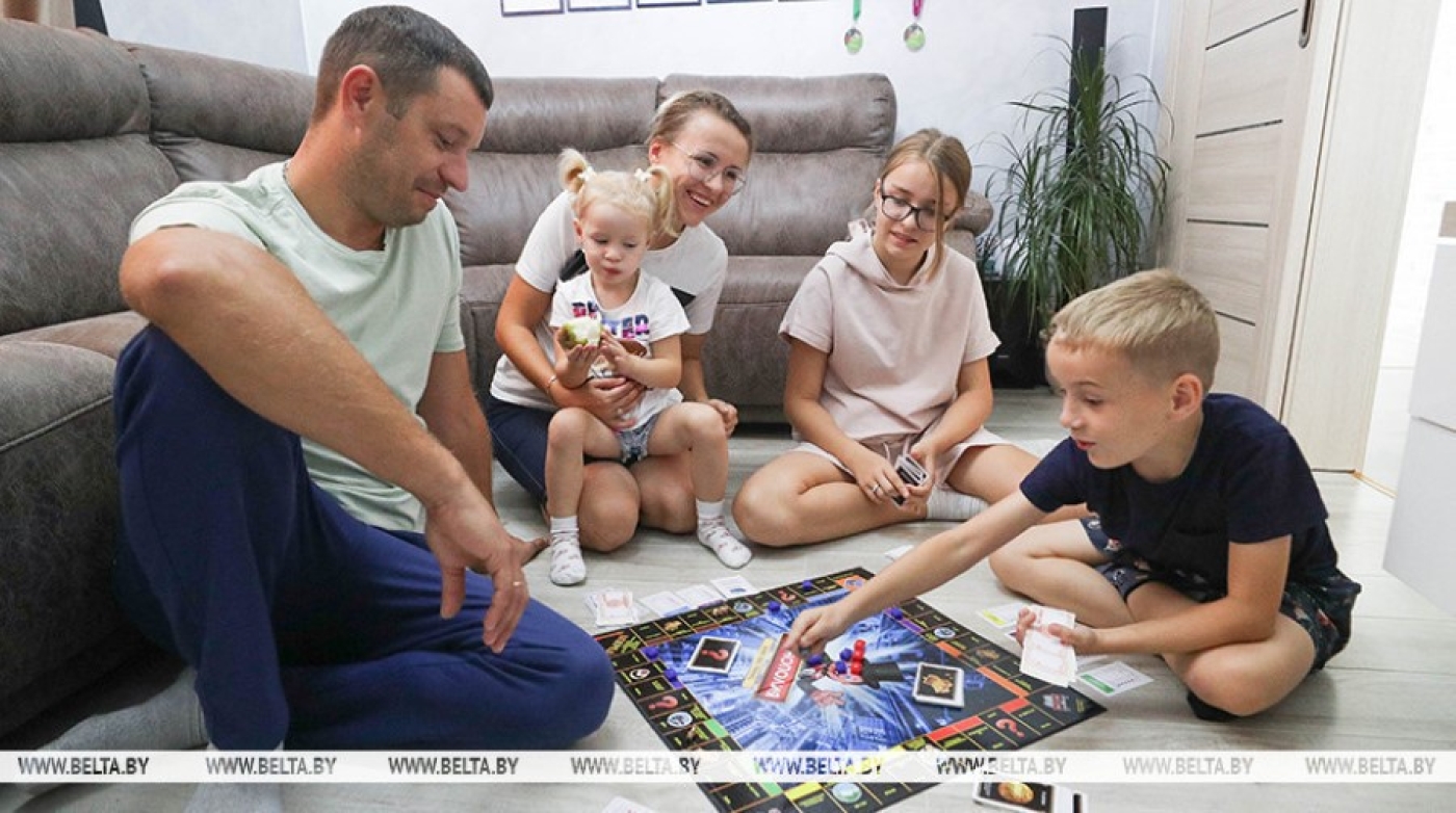 В Беларуси 123 тыс. многодетных семей, в которых воспитывается более 400 тыс. детей