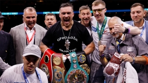 Боксер Усик вернул звание абсолютного чемпиона мира, победив Дюбуа