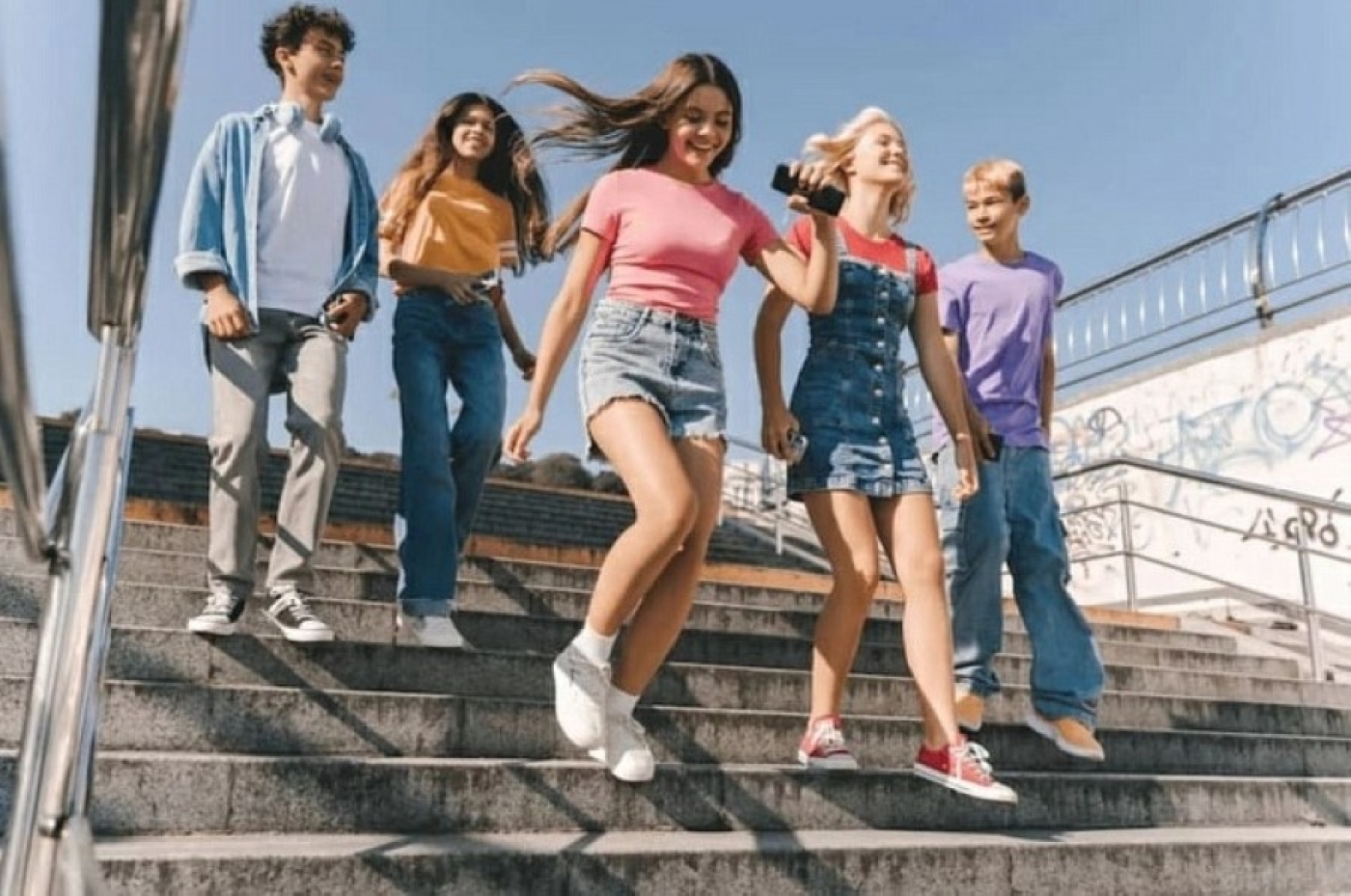 В каких сферах работает больше всего молодежи, рассказали в Белстате