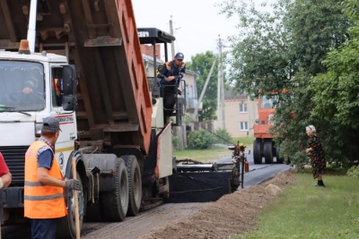 В городе продолжается асфальтирование улиц