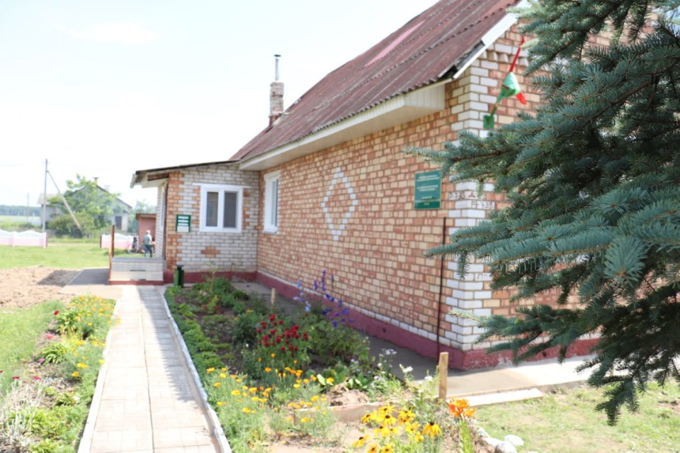 Полным ходом идет ремонт Косовского ФАПа