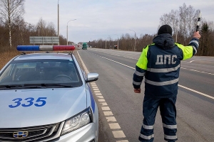 За минувшие выходные на дорогах Минской области задержали 19 нетрезвых водителей, 42 бесправника и 49 лихачей