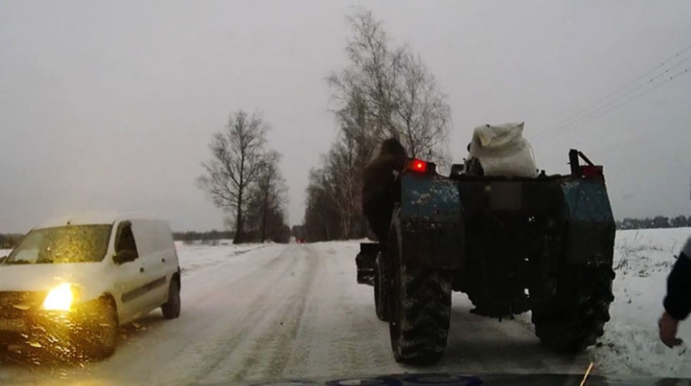 Нетрезвого тракториста задержали в Климовичском районе