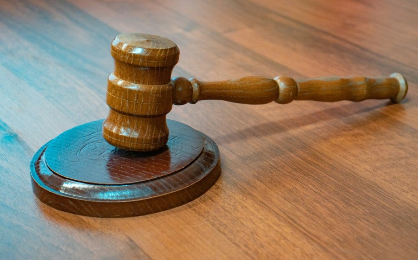 Поскользнулась и упала. Кто ответил за нечищенную дорожку в Житковичах?