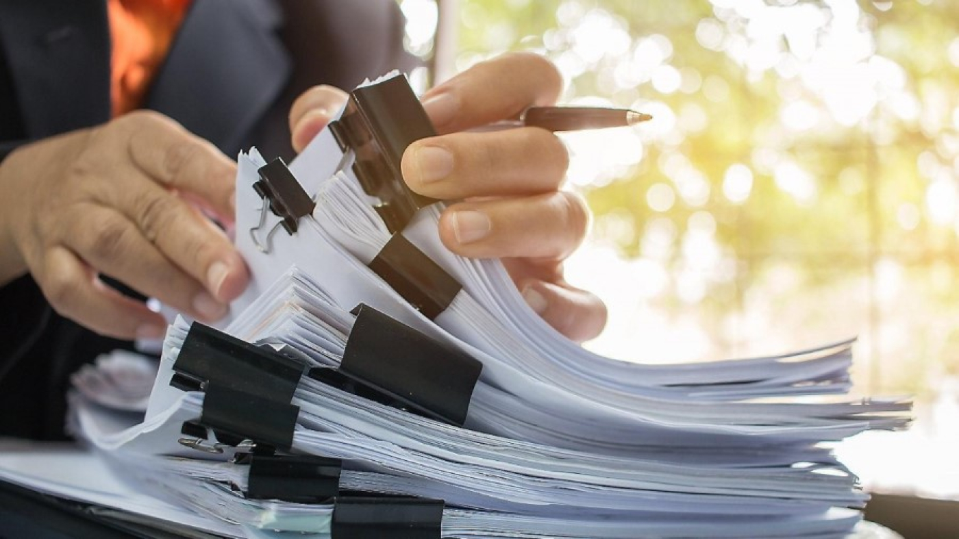 Совершенствование сферы административных процедур - одно из приоритетных направлений дебюрократизации государственного аппарата               