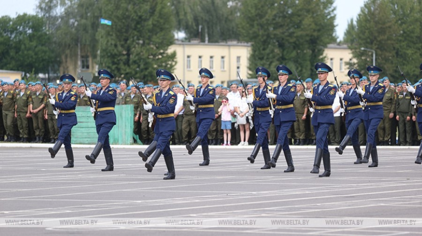 В Бресте отмечают День десантников и сил специальных операций