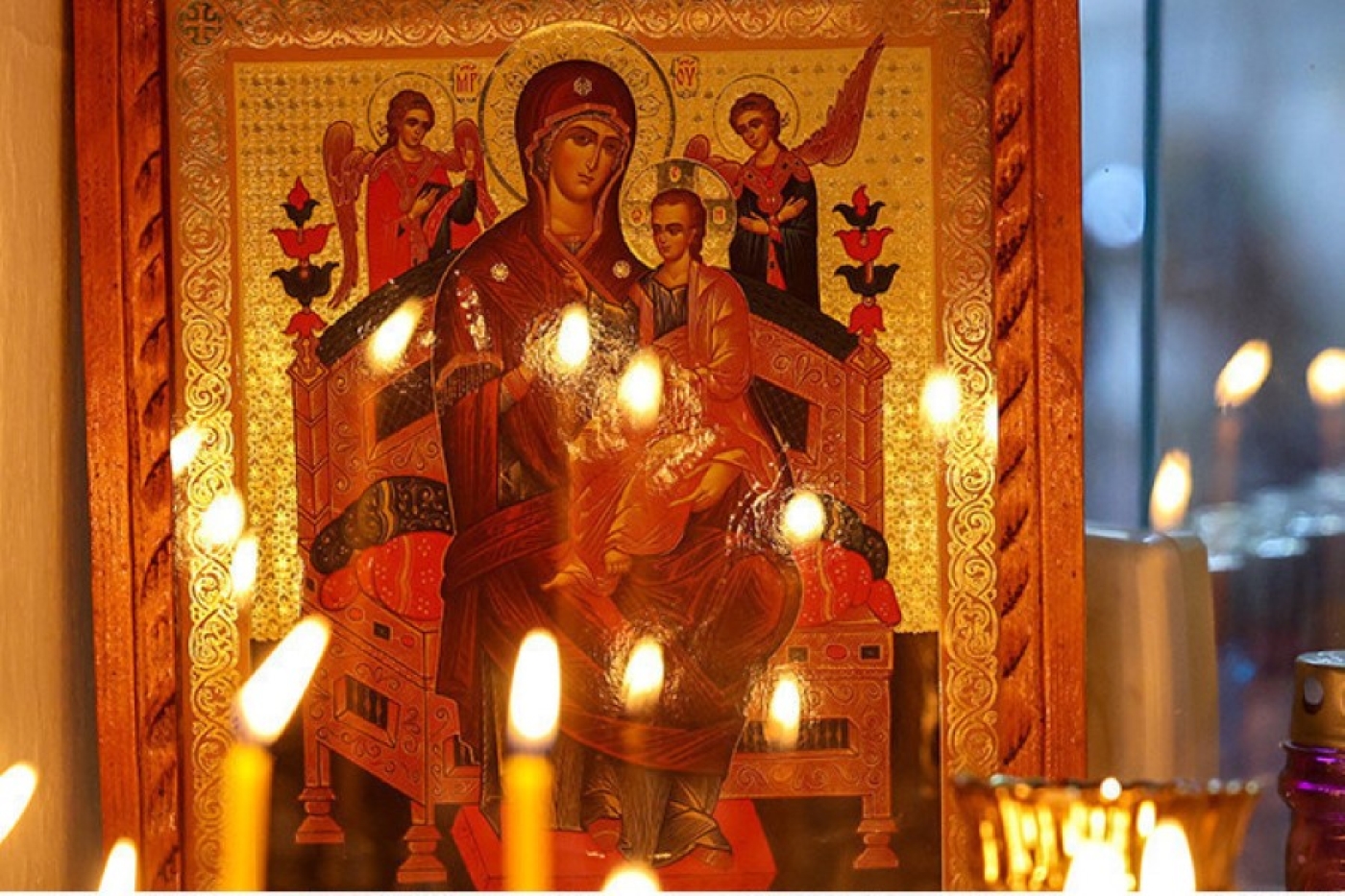 Православные верующие празднуют Благовещение Пресвятой Богородицы