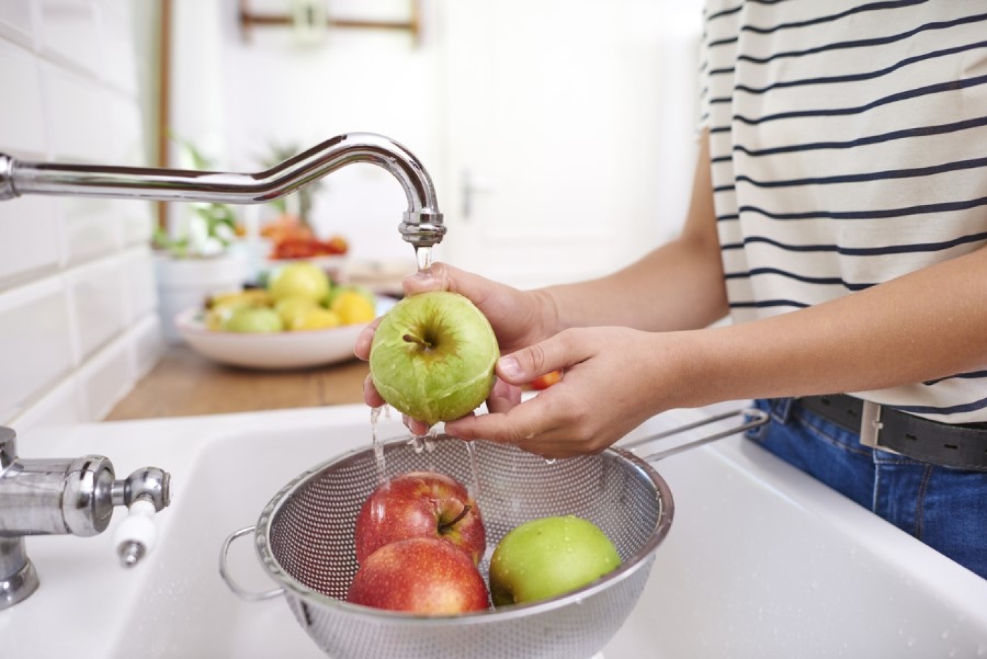 Как правильно мыть овощи и фрукты перед употреблением