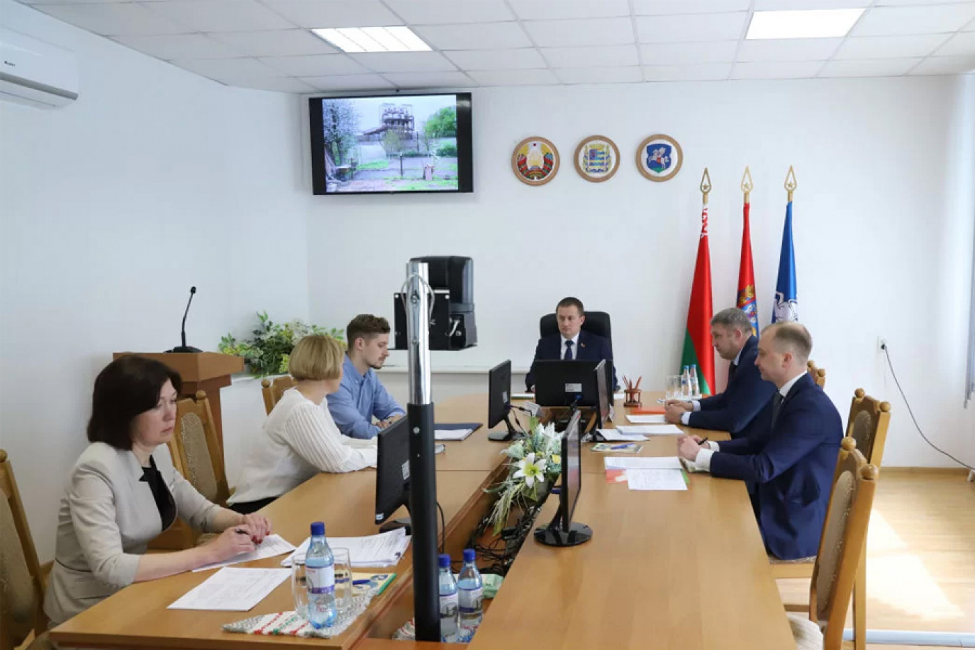 Случчане пожаловались на пыль и шум от мебельной фабрики. Какое поручение дал A.Турчин