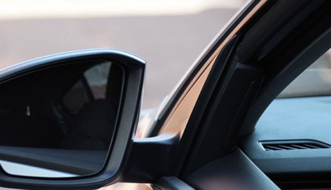 Порывы ветра, осадки и гололедица. В ГАИ напомнили, как вести себя на дорогах в сложных условиях