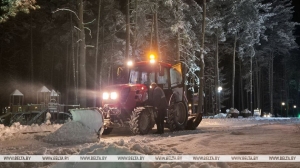 Более 500 единиц спецтехники и более 3,2 тыс. работников ЖКХ вышли на уборку улиц Беларуси