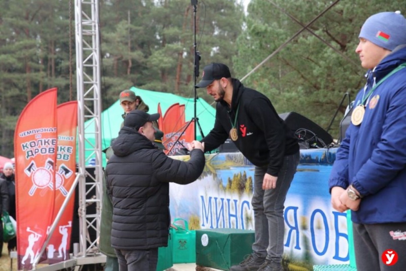 Награждение участников и подарок губернатору — Чемпионат по колке дров-2024 завершился