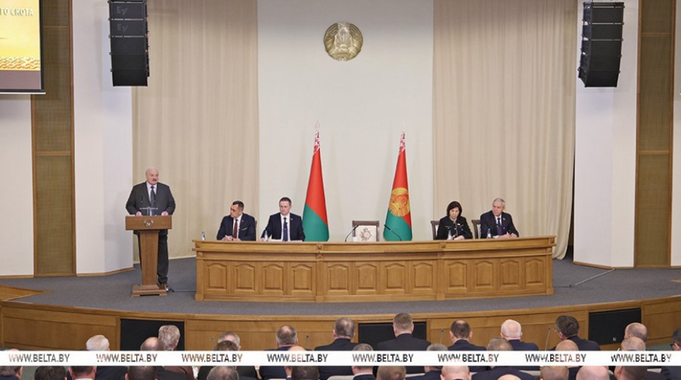 Лукашенко о падеже: нельзя работу в животноводстве превращать в криминальную деятельность