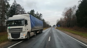 Водитель в Слонимском районе насмерть сбил коллегу, который вышел на дорогу из-за стоявшего автомобиля