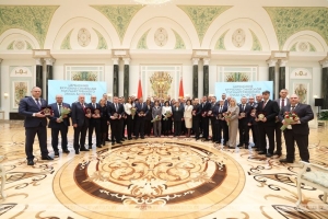 Лукашенко вручил первые Государственные знаки качества в истории суверенной Беларуси