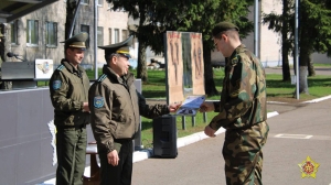 В воинских частях Беларуси чествуют отслуживших срочников