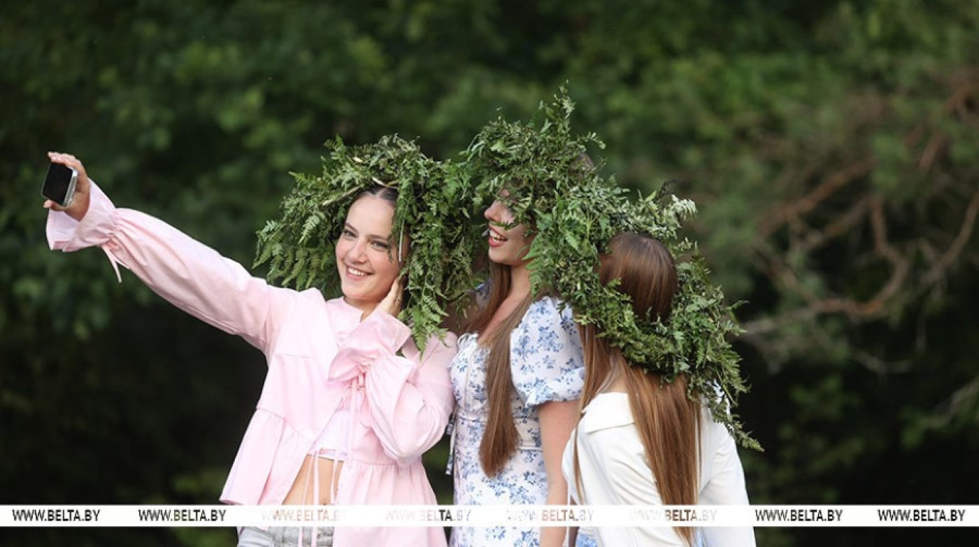 Шумно и весело отметили Купалье в Беловежской пуще