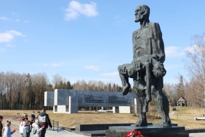 Мемориальный комплекс "Хатынь" посетили 32 тыс. человек