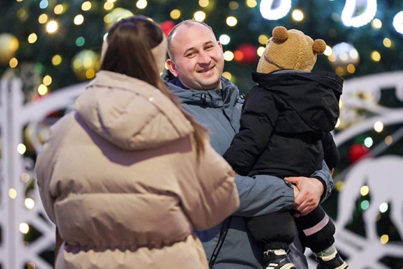 Как в 2025 году усилилась поддержка семей с детьми, рассказали в Минтруда