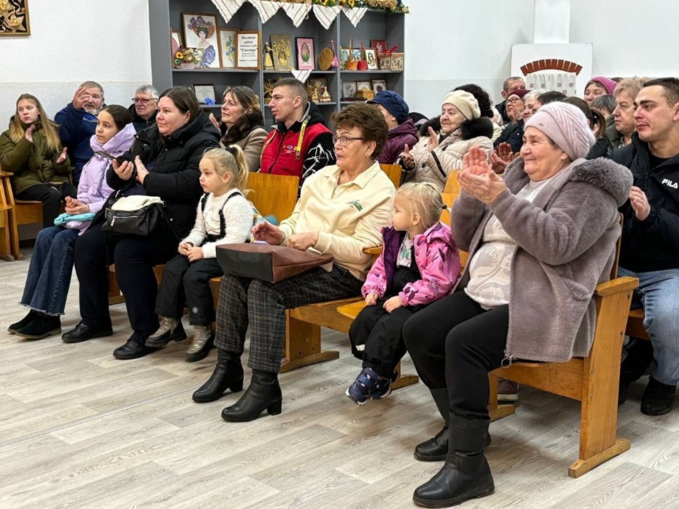 Праздничный концерт &quot;Мира! Счастья! Процветанья, Родина моя!&quot; в Новинах