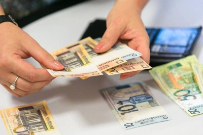 Некоторым работникам в Беларуси поднимут зарплаты – вот кому