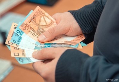 Врачи, учителя, соцработники: кому ждать роста зарплат в 2025 году