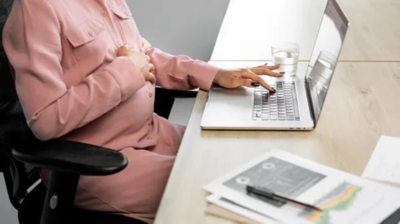 Минтруда объяснило, когда можно уволить женщину в декретном отпуске