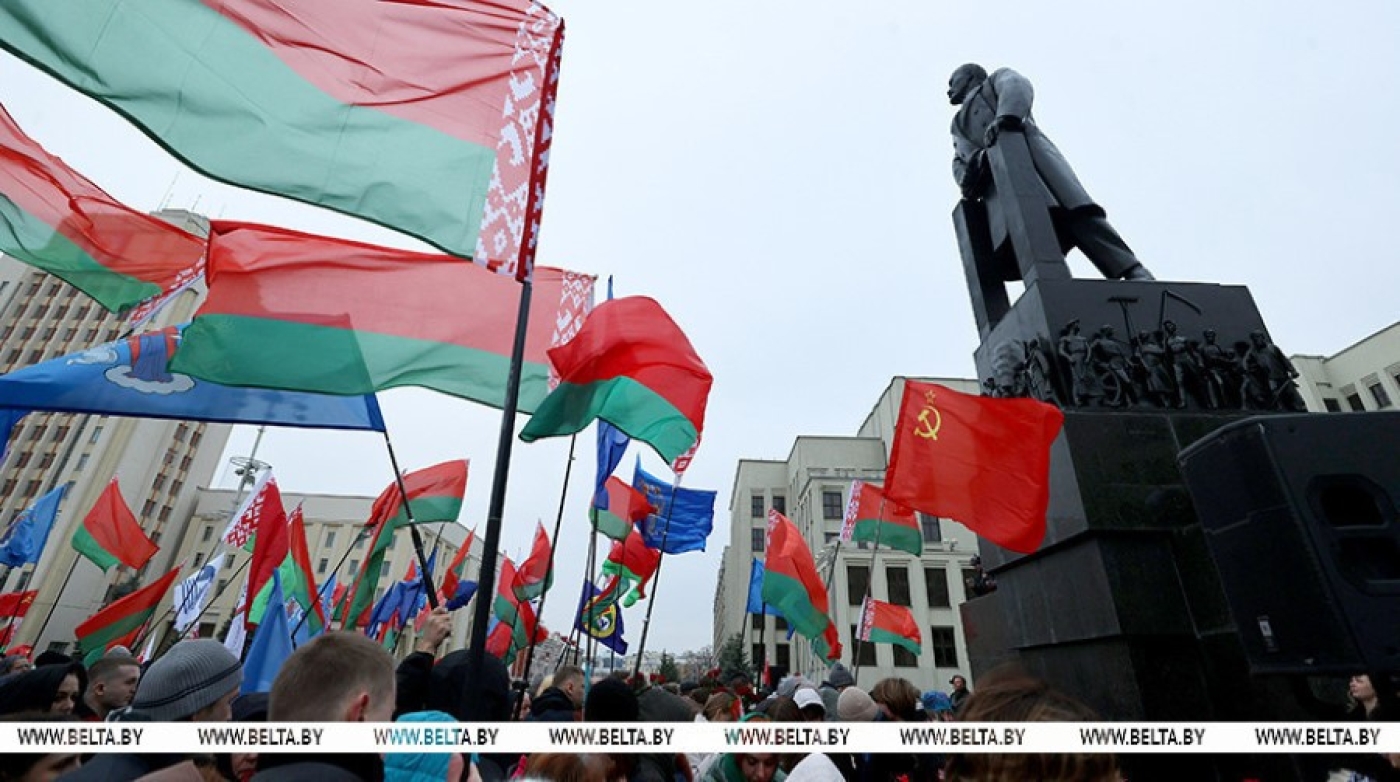 День трудовых достижений и важных открытий. Лукашенко подчеркнул созидательный смысл праздника 7 ноября