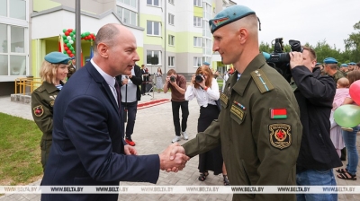 Более 50 семей военных получили ключи от квартир в Марьиной Горке