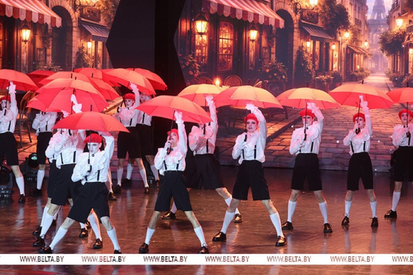 В конкурсе Dream Dance Fest на "Славянском базаре" 17 коллективов представили свое творчество