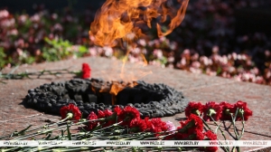 Лукашенко: можно перевернуть все могилы солдат, но итоги великой войны не изменить