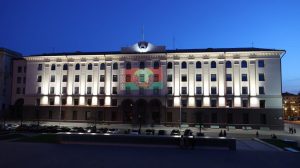 Проекция государственной символики появилась на Миноблисполкоме накануне Дня герба и флага
