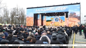 Лукашенко в Климовичах посещает праздник &quot;Дажынкi&quot;