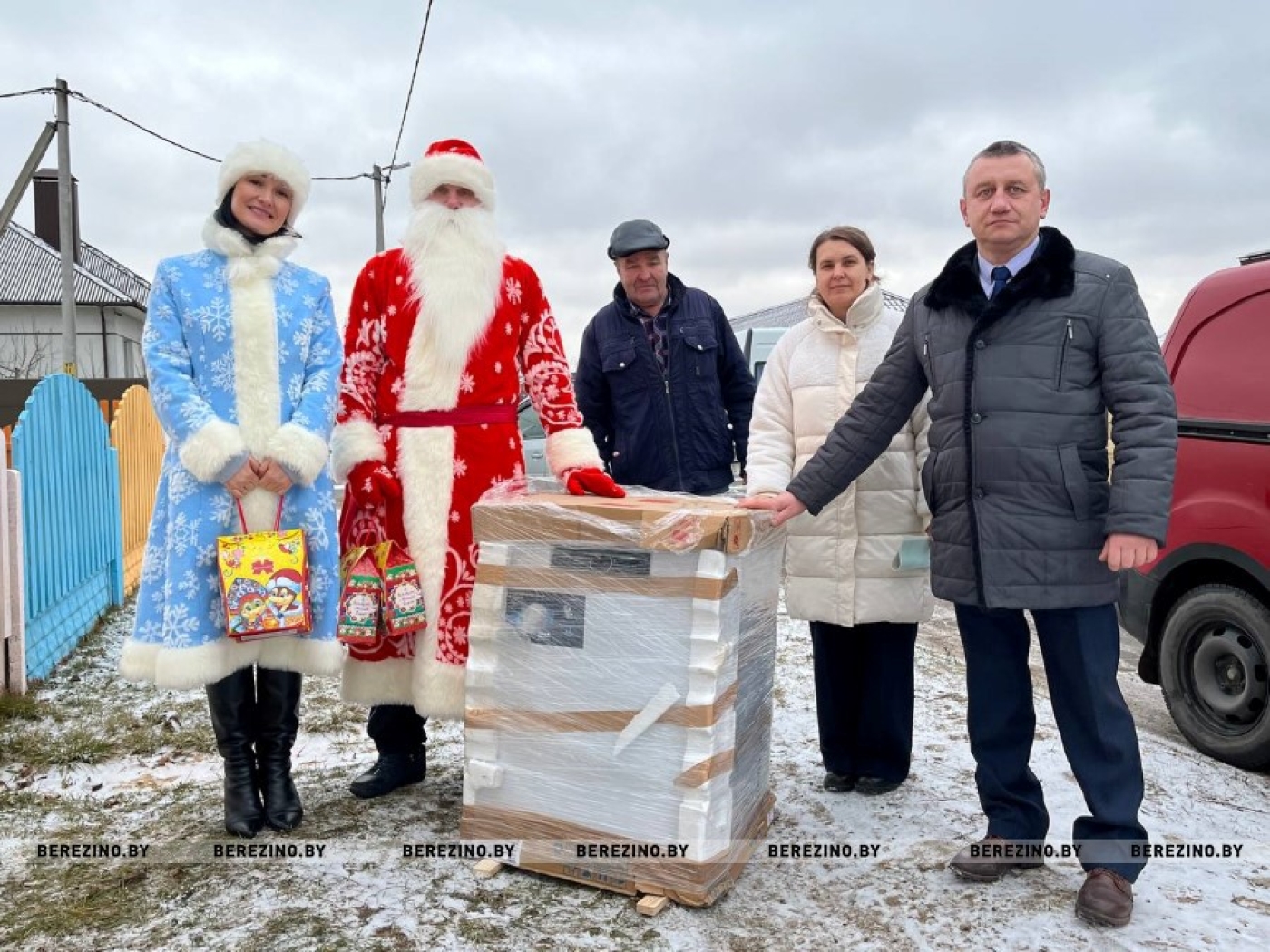 Дедушка Мороз сыродельного комбината принес посудомоечную машину!