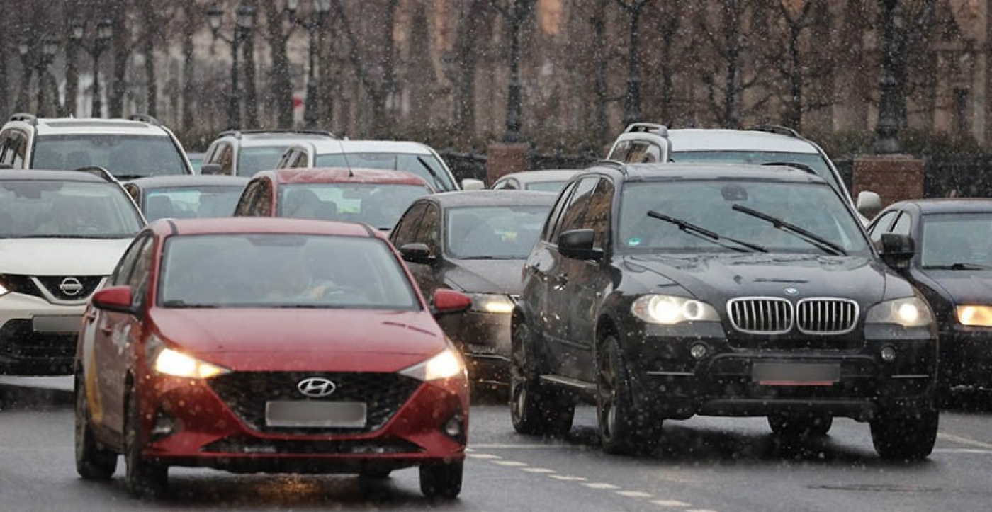 МВД напоминает о правилах движения в снегопад и гололедицу