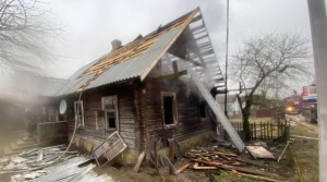 В Островецком районе горел жилой дом: хозяин забыл выключить утюг
