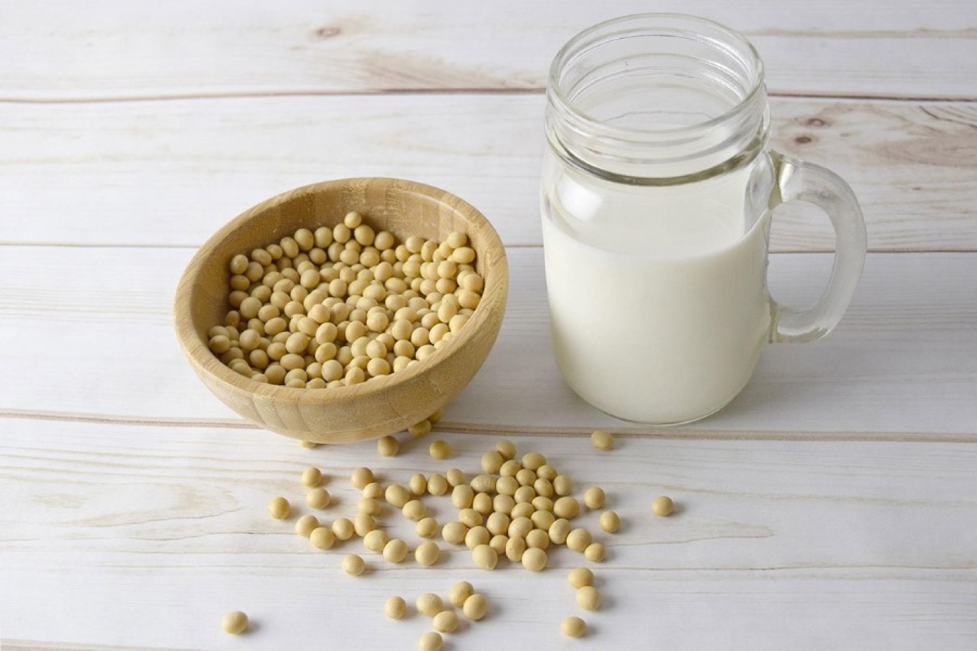 Узнали, кому противопоказано соевое молоко