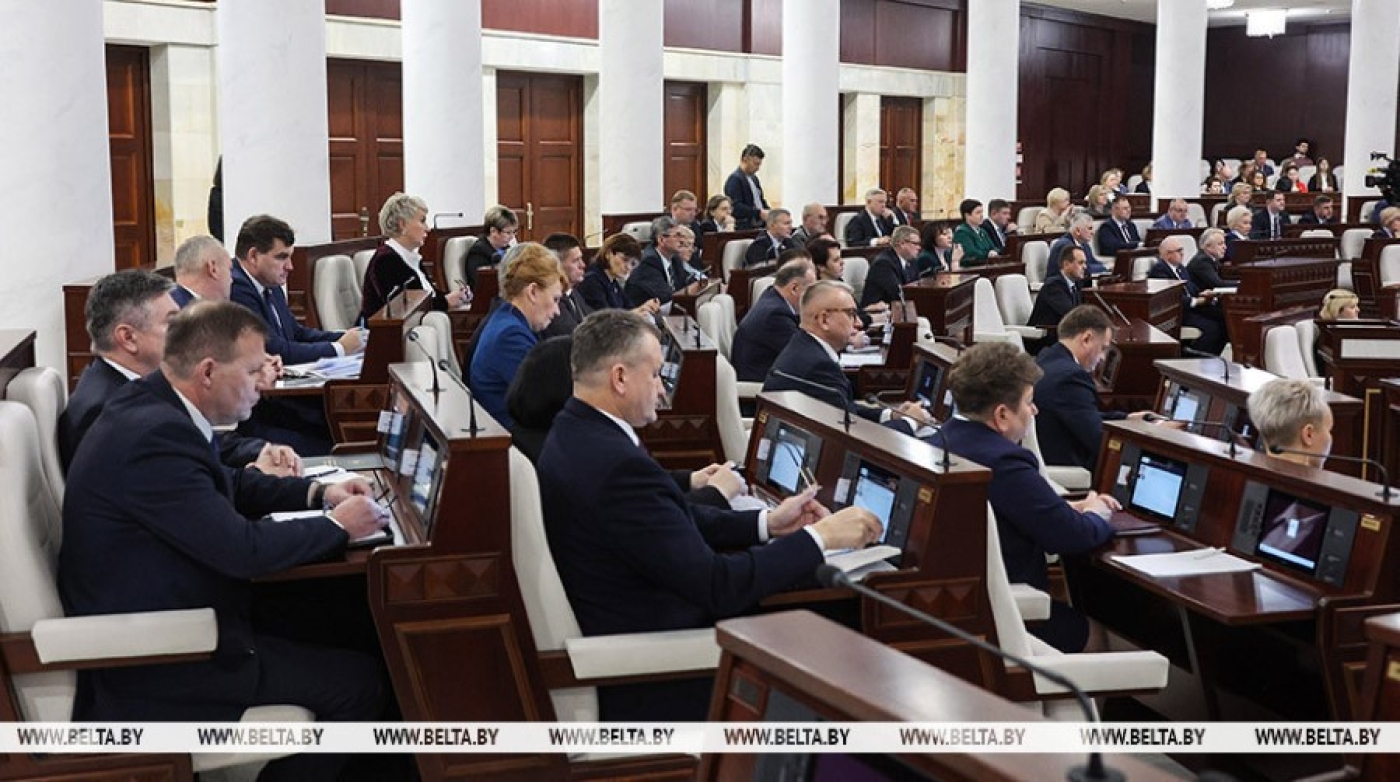 Все нотариусы с 1 января 2026 года будут работать в нотариальных конторах, бюро упразднят