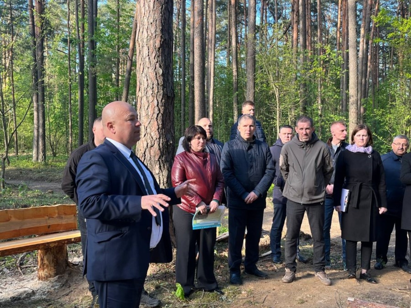 Продолжается благоустройство экотропы в лесном массиве около автовокзала.