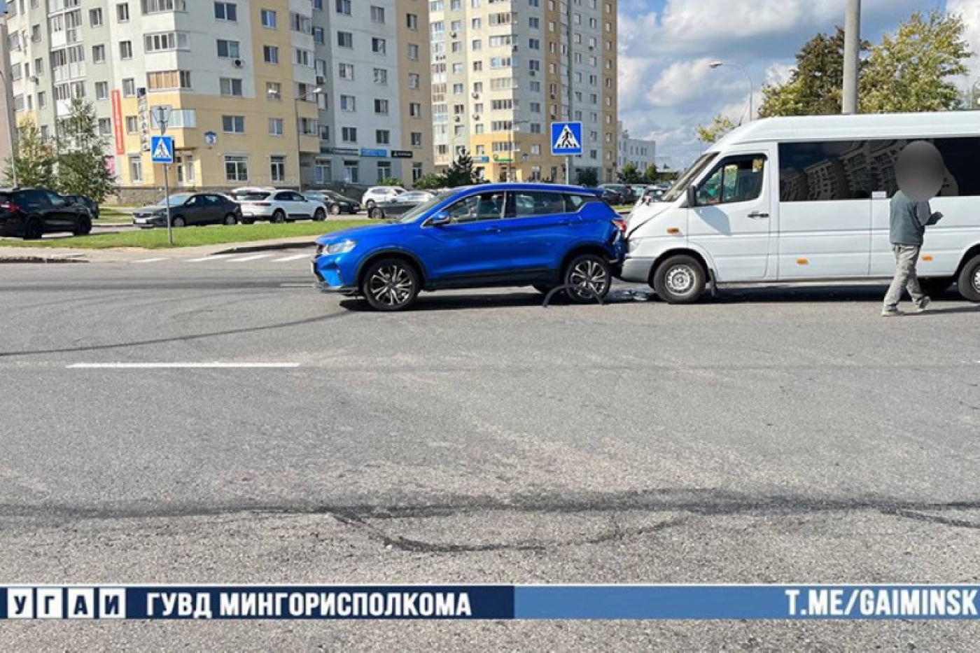 Заклинила педаль газа. В Минске машрутка столкнулась с легковушкой, пострадала женщина