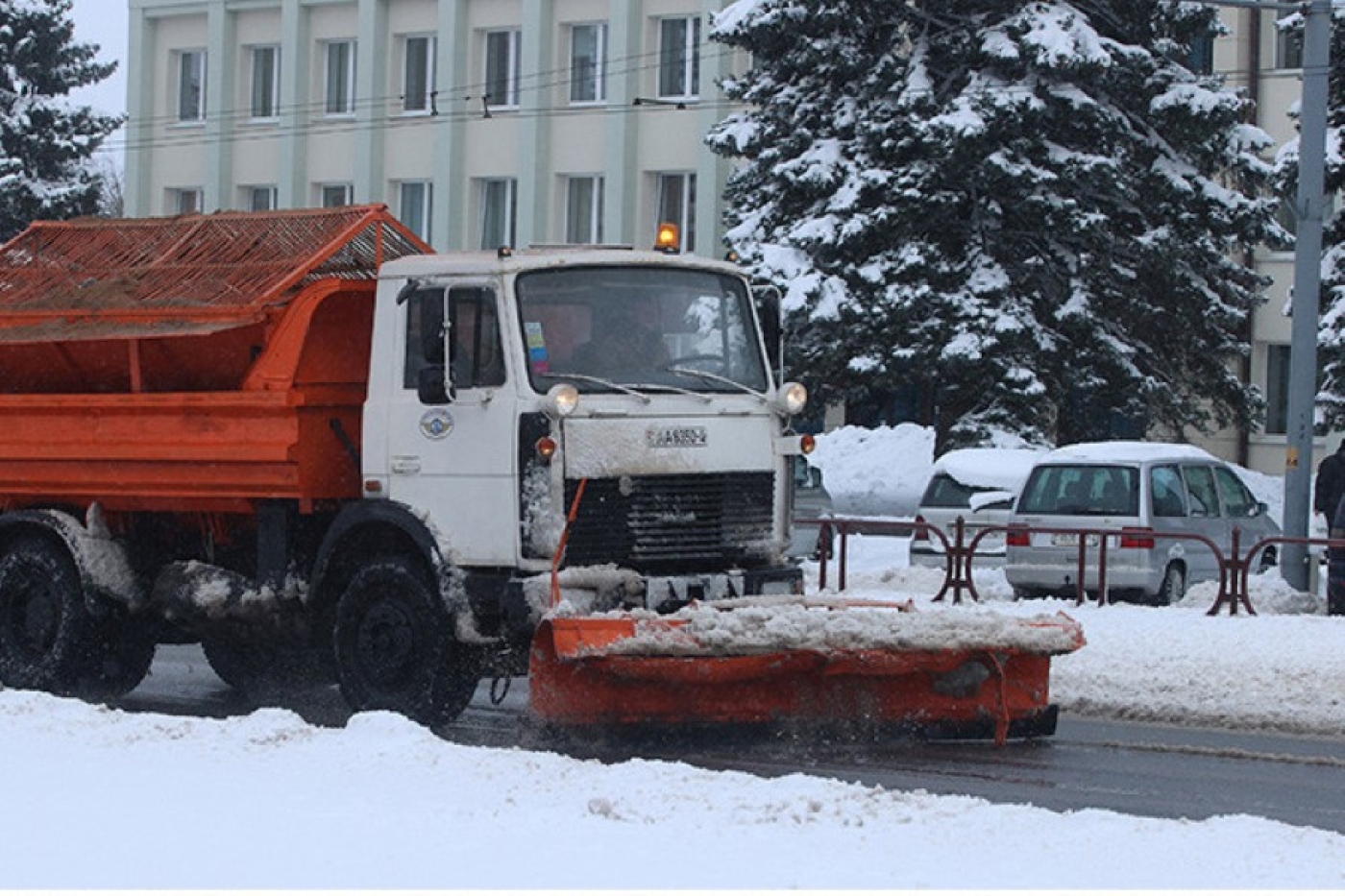 В Минской области дополнительно расчищено более 3,5 тыс. км дорог