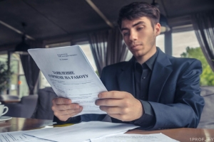 Какие документы молодые специалисты должны предъявить нанимателю, рассказали в Минтруда