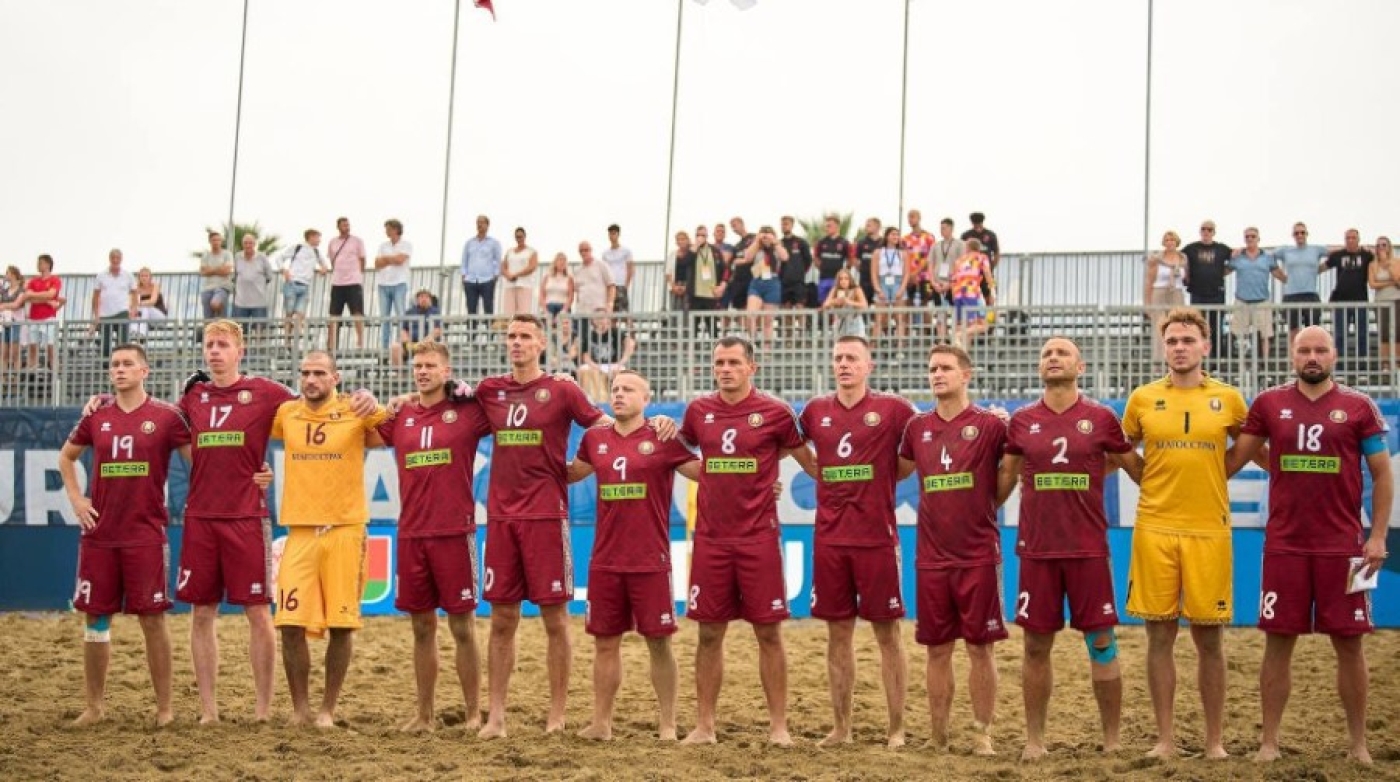 Сборная Беларуси по пляжному футболу уступила испанцам в полуфинале Евролиги