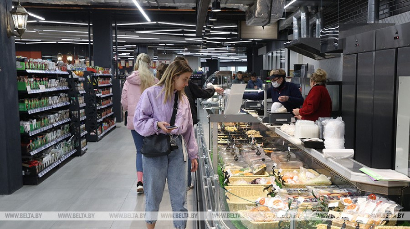 Президент: торговая отрасль Беларуси динамично развивается даже в непростых экономических условиях