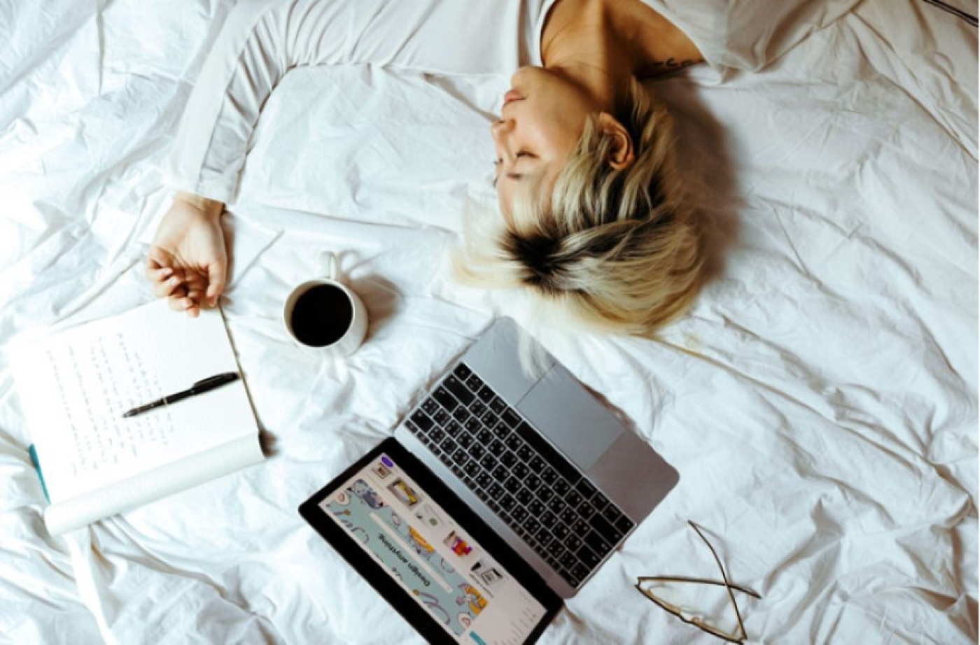 Кофе и чай: сомнолог рассказал, почему эти напитки мешают высыпаться