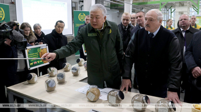 "Что дальше будем делать?" Лукашенко начал посещение БНБК с вопроса на перспективу
