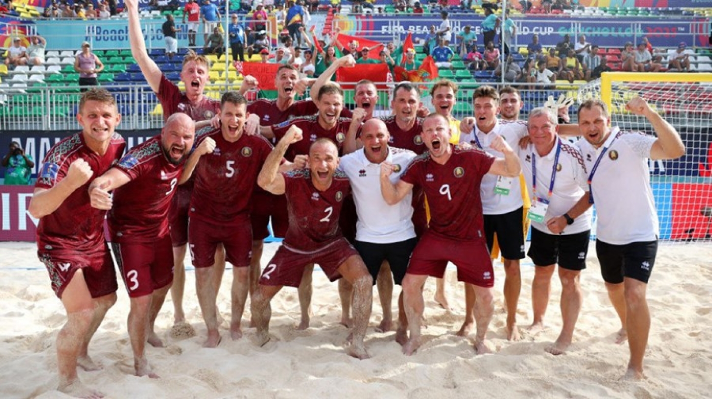 Сборная Беларуси по пляжному футболу вернулась домой с серебром чемпионата мира