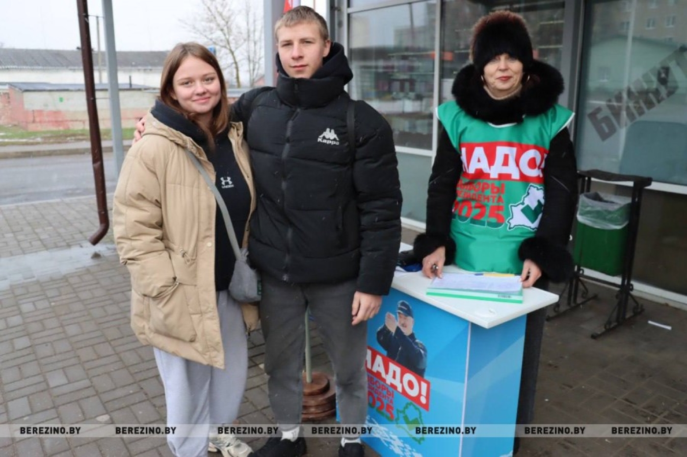 В Березино продолжаются пикеты