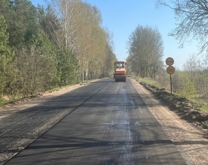 Субботний марафон по благоусройсву дорог продолжается в Березинском районе